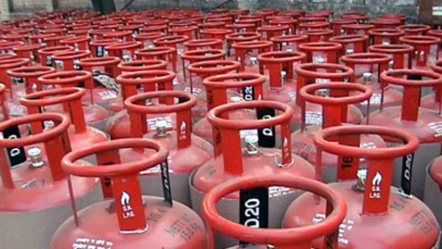 Small gas cylinders started to get for Ujjawala