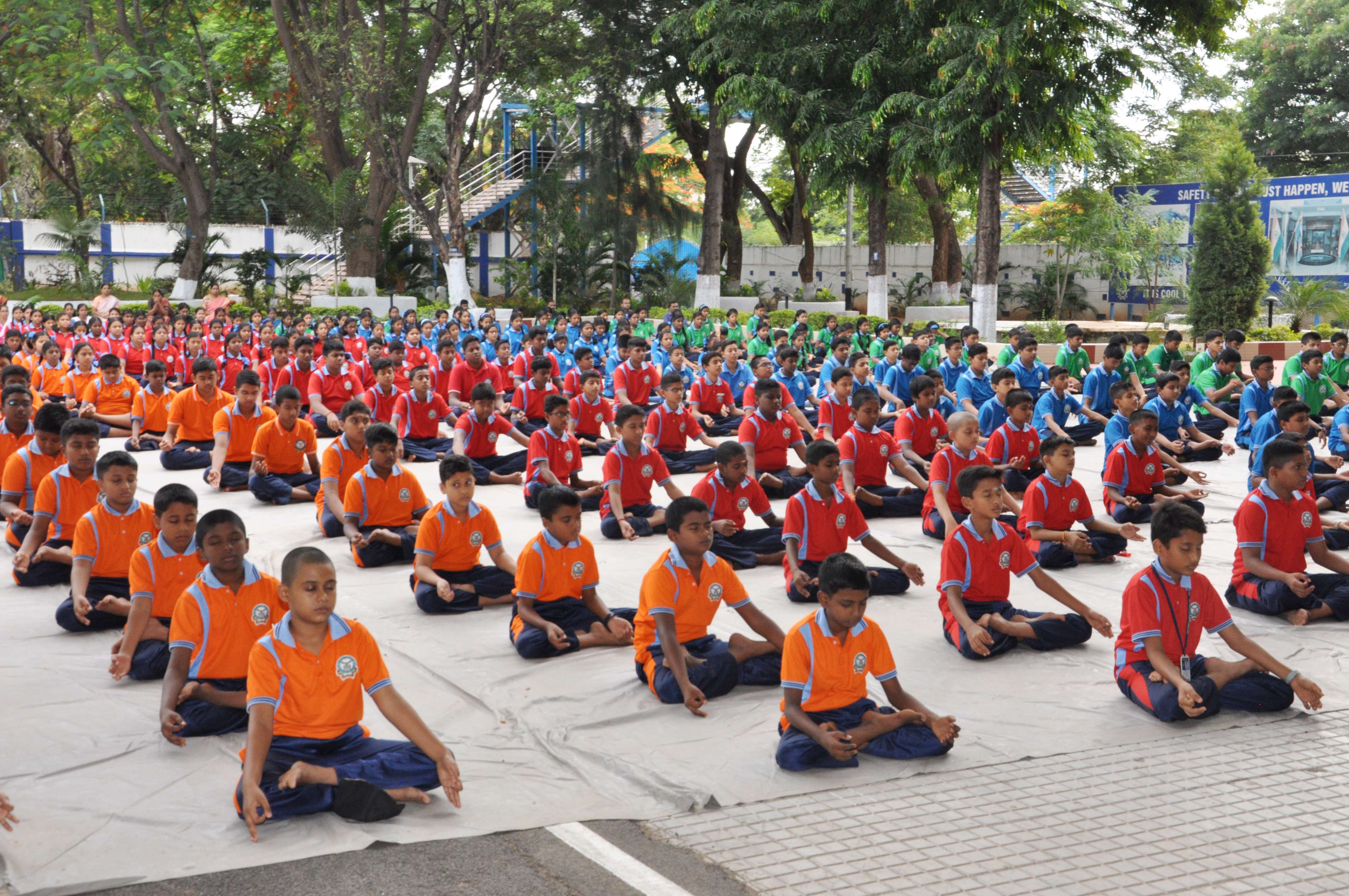 International Yoga Day : निरोगी काया के लिए लोगों ने किया योग