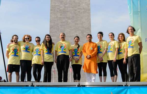yoga in front of white house