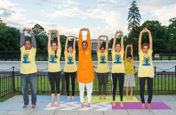 yoga in front of white house