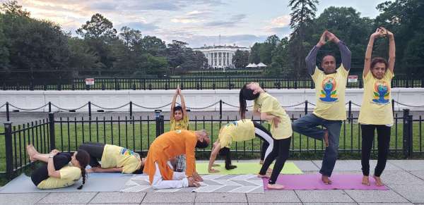 yoga in front of white house