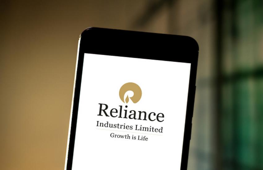 Reliance lost last week, HDFC benefited the most