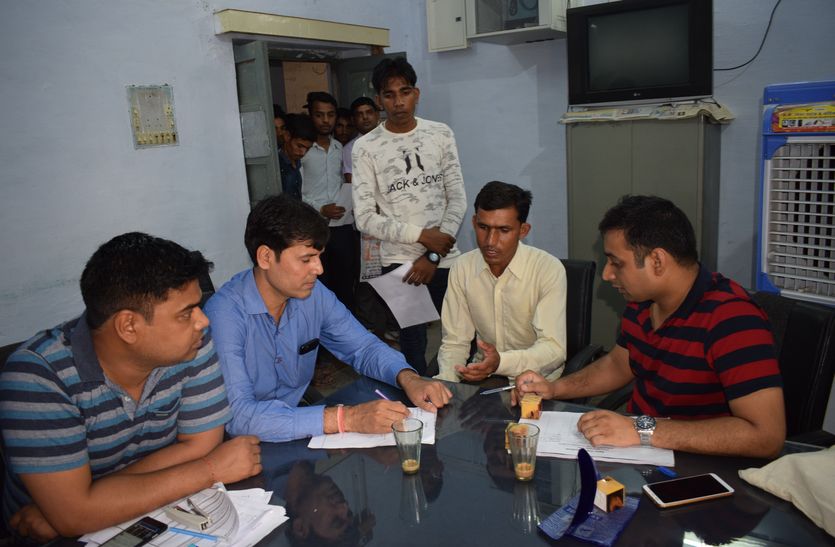 राज्य सरकार के गठन के बाद पहला रोजगार सहायता शिविर