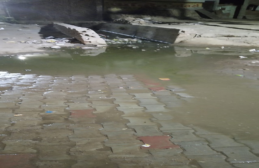 Cleaning of drains in Varanasi  incomplete