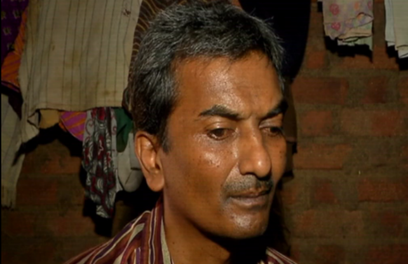 बेटे को अच्छी शिक्षा दिलाना चाहता है ये दिव्यांग पिता, पैसों के लिए अपनी किडनी बेचने को भी है तैयार