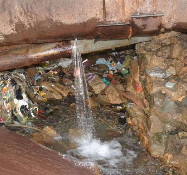 wastage-of-drinking-water-in-sever-line