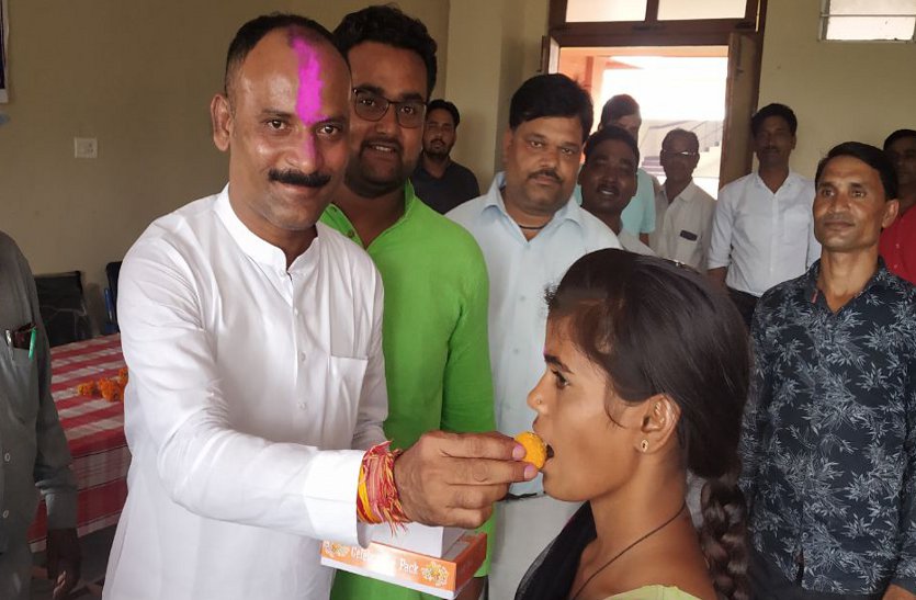 इस योजना से पाठशाला की डगर हुई आसान, फिर लौटी स्कूलों में रौनक, धूमधाम से मनाया प्रवेशोत्सव, देखें वीडियो