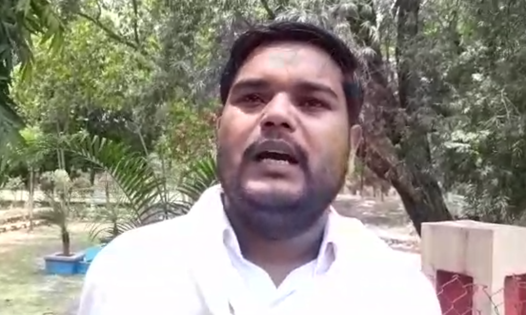 VIDEO: तालाब पर दबंगों ने किया अवैध कब्जा