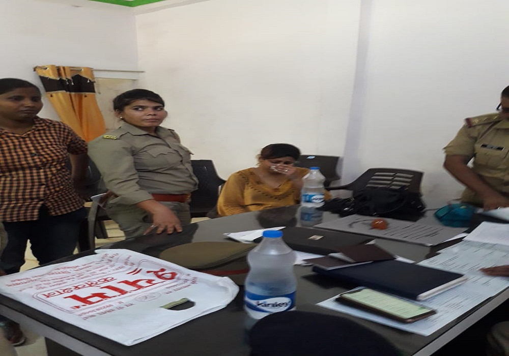 बडी खबर: ईरान देश की महिला ने की ऐसी करतूत, जिले में मच गया हड़कंप, हैरान कर देने वाली घटना