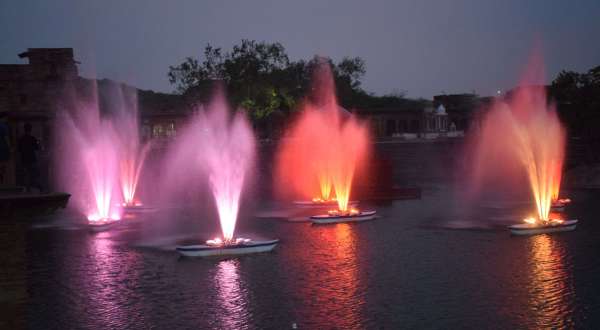 Teertharaj Machchund with colorful splinter