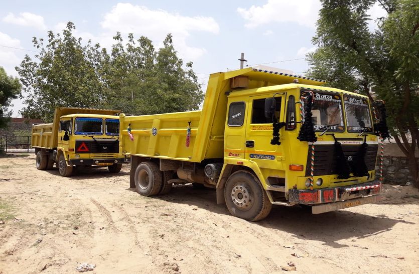 Illegal gravel mining, seized two dumper