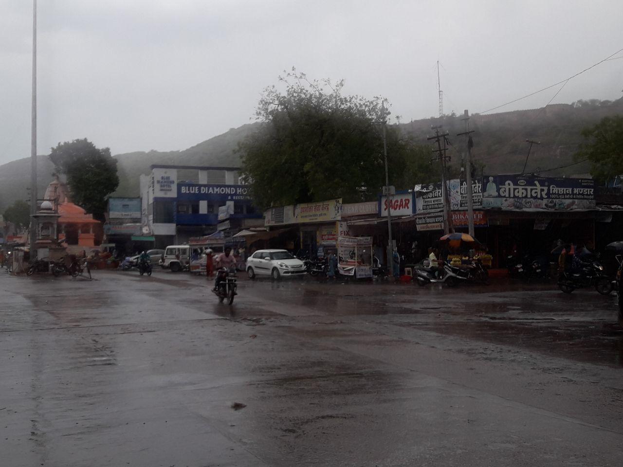 बरसे मेघ तो उमस से मिली राहत