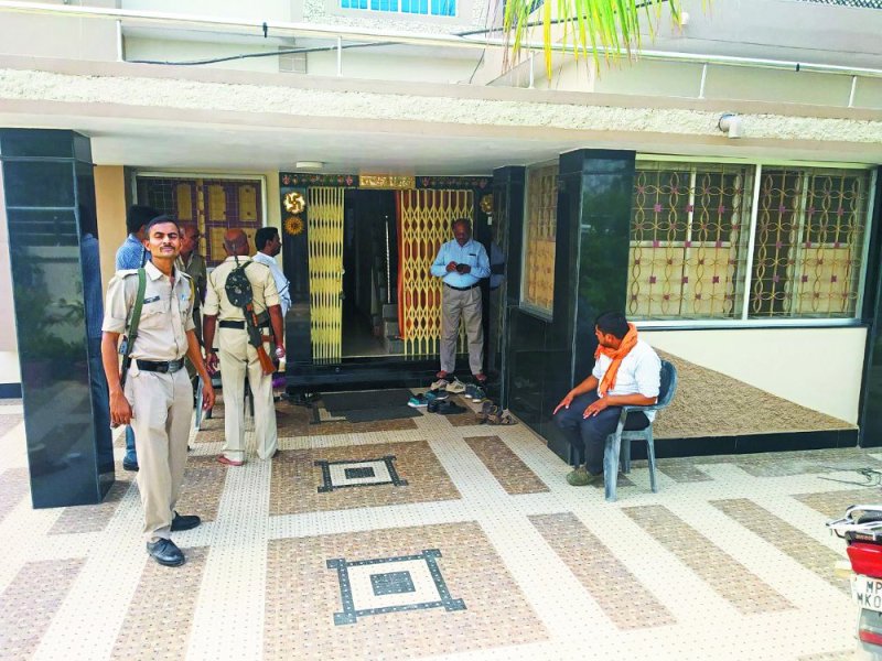 Lokayukta Raid on rural mechanical service Engineer in Satna