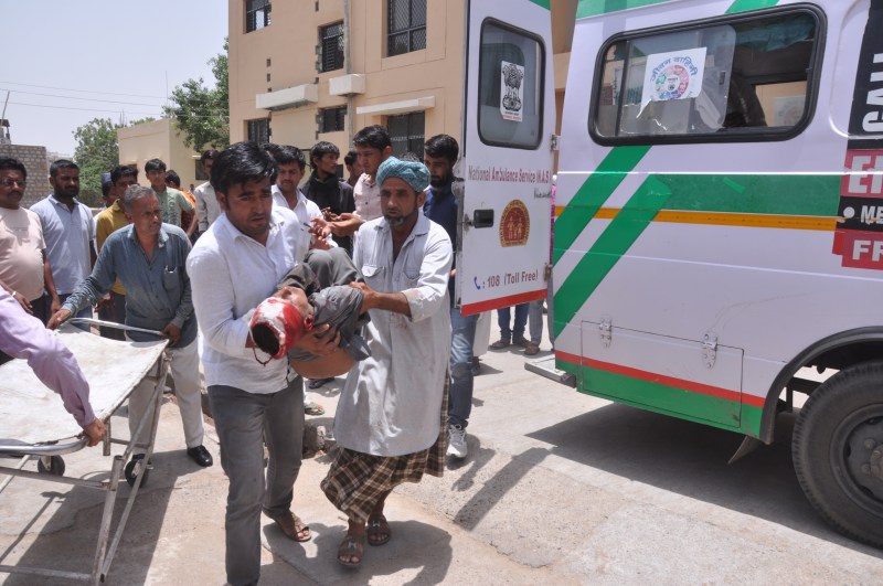 Uncontrolled bus collision, bike rider injures 3, death of 1