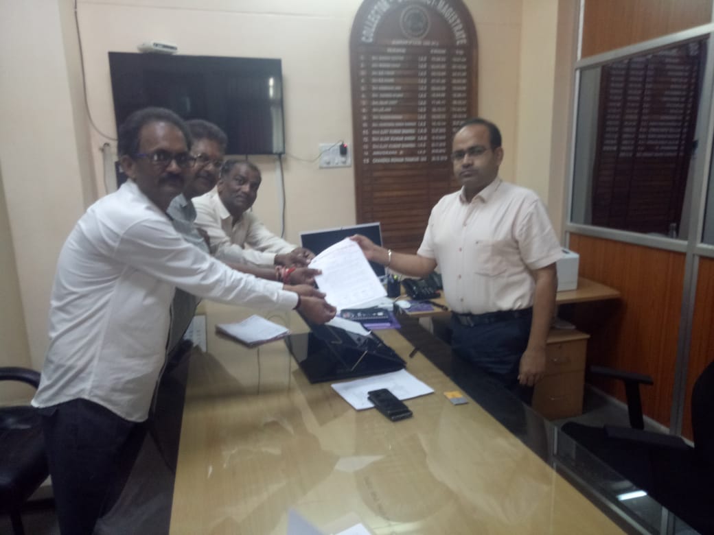 Memorandum handed over to the collector by unions giving benefit of ti
