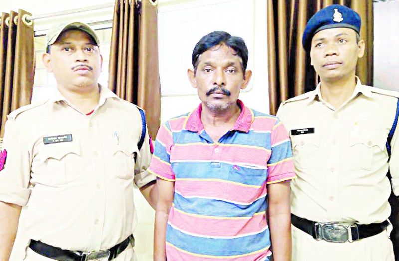 घाघरा, चुन्नी पहन कर बैंक से चोरी का प्रयास करने वाले इस आरोपी को पुलिस ने ऐसे किया गिरफ्तार