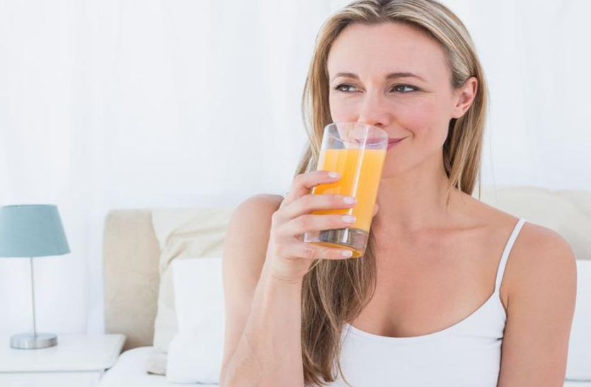 healthy-diet-drink-a-glass-of-seasonal-fruit-juice