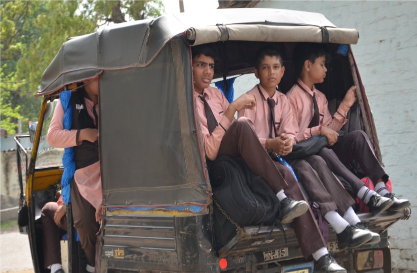 Children reaching school in an unsafe manner