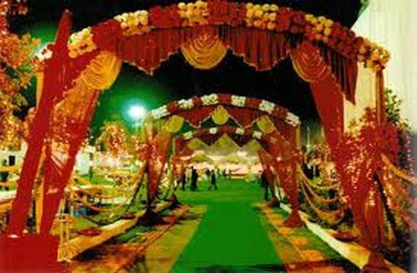 ceiling falls of marriage palace, people injured