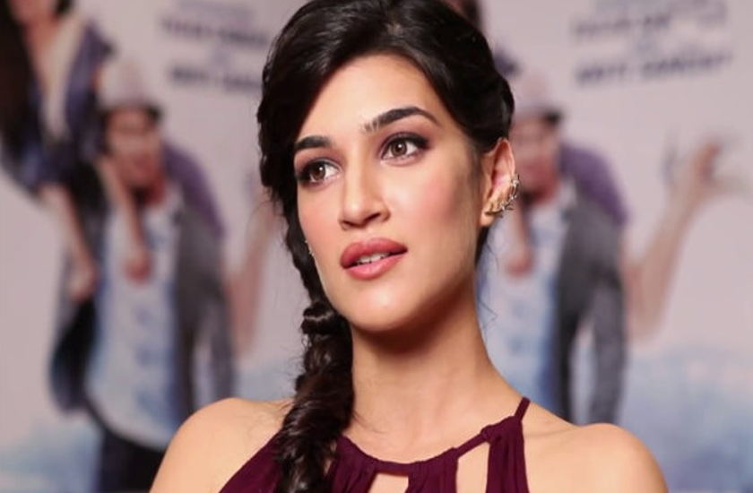 kriti sanon land in ahmedabad due to heavy rain in mumbai