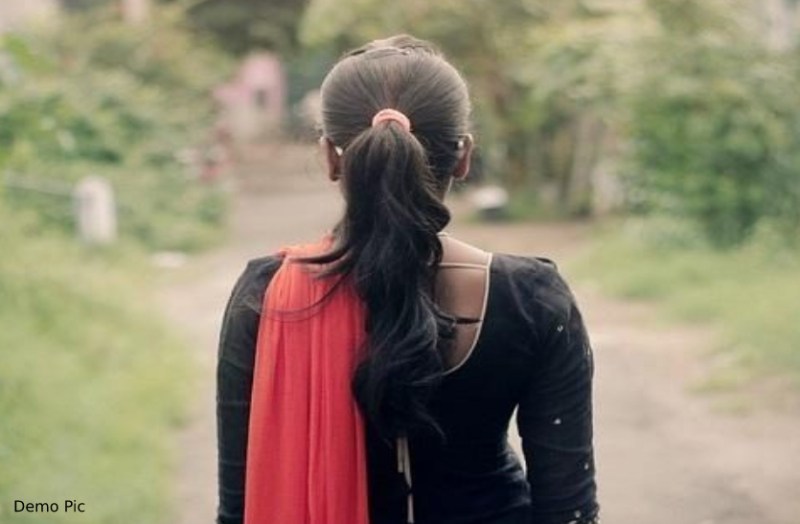 Stolen Mobile Number of Girl : युवती ने एक युवक पर उसकी कोचिंग से मोबाइल नंबर चुरा कर जबरन उसके साथ दोस्ती करने के आरोप लगाए हैं