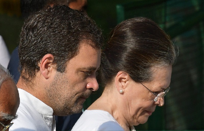 rahul gandhi with sonia gandhi
