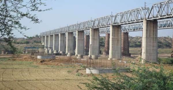 Construction of 3rd Railway Bridge on Chambal ..... View Photos