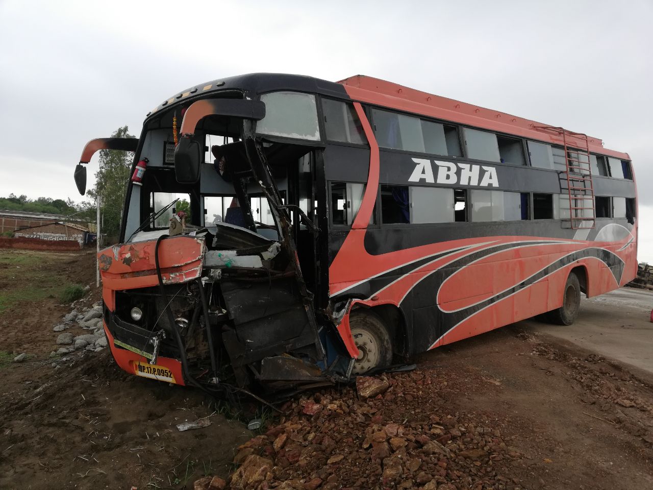 dangerous bus accident 