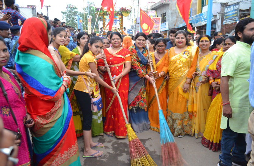 जगत के नाथ का दर्शन करने उमड़ी जनता जनार्दन, वीडियो में देखें अद्भुत दृश्य