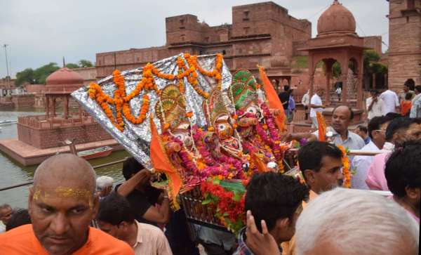 Lord Jagannath visited TirthaRaj Mchkund in the palanquin ...