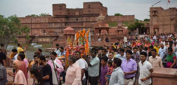 Lord Jagannath visited TirthaRaj Mchkund in the palanquin ...