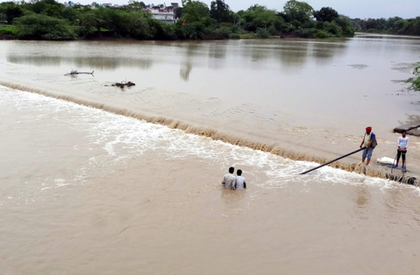 हाड़ौती में जबरदस्त बारिश से उफनी गुंजाली, ब्राह्मणी और उजाड़ नदी, 18 गांवों का कटा सम्पर्क, पुलियाओं पर 5 फीट पानी