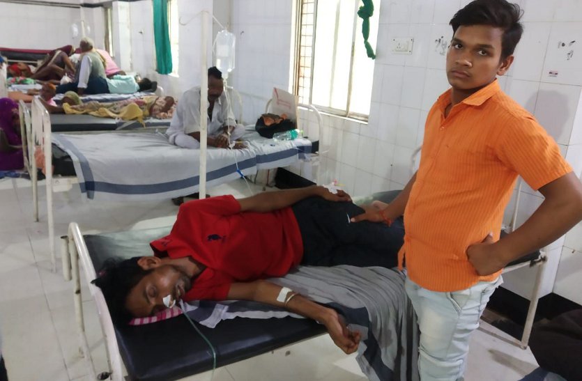 पुलिस ने नहीं की कार्रवाई, पीडि़त युवक ने पिया जहर, हालत गंभीर, देखें वीडियो