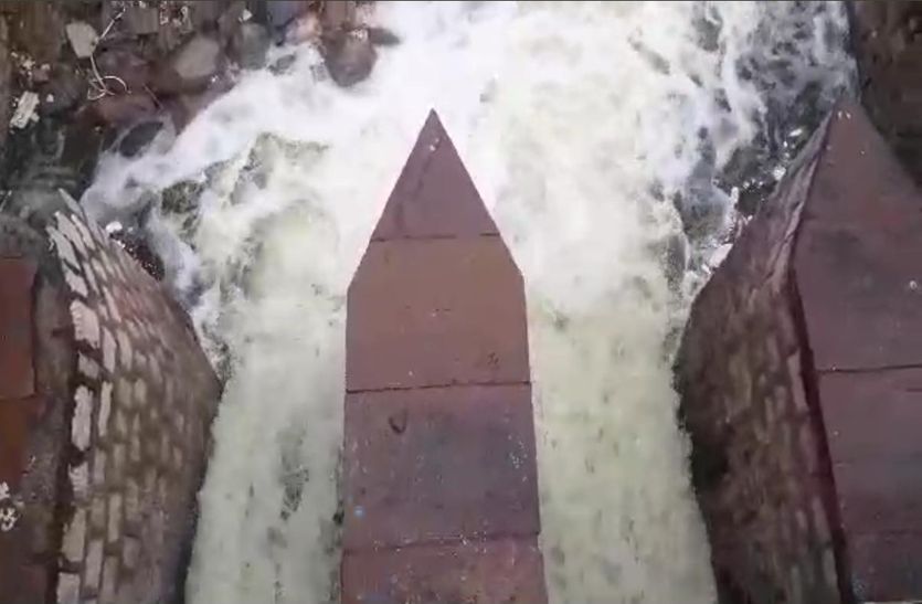 ajmer anasagar gate open, after heavy rain