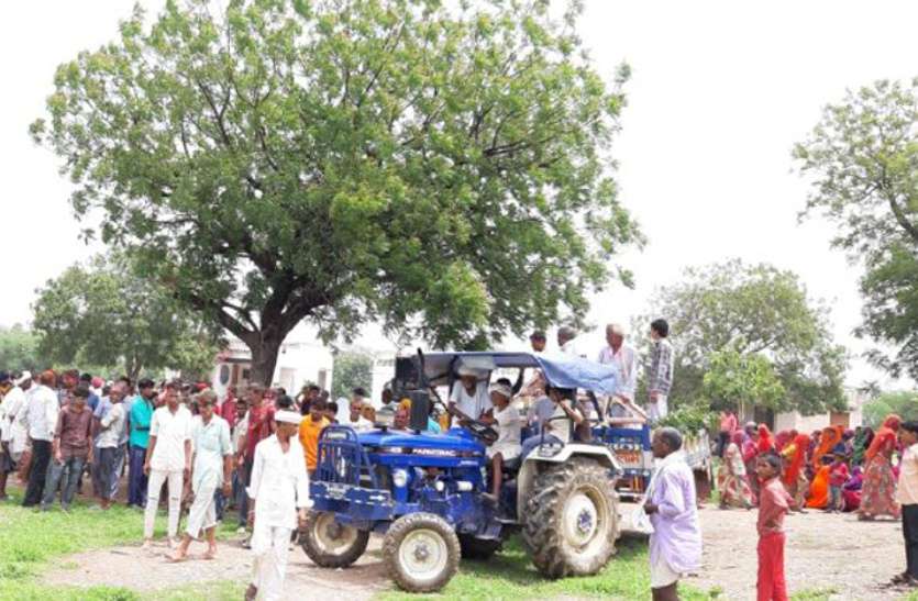 funeral of Bull in Bundi