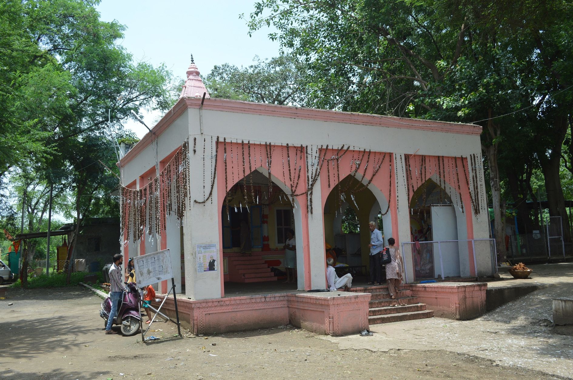 Mojeshwar Mahadev Temple at Kasrawad, Dattatray Temple at Rajghat