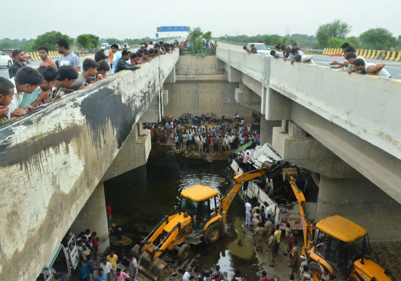 Agra bus accident