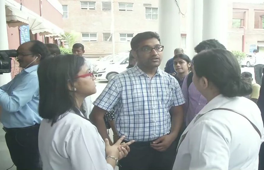 Delhi Doctors Strike
