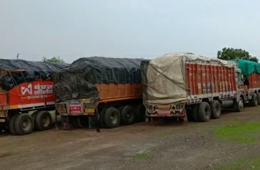 बूंदी पुलिस की बड़ी कार्रवाई: बजरी से भरे 5 ट्रक, 2 ट्रेलर, 2 ट्रैक्टर-ट्रॉली जब्त, माफियाओं में मचा हड़कम्प