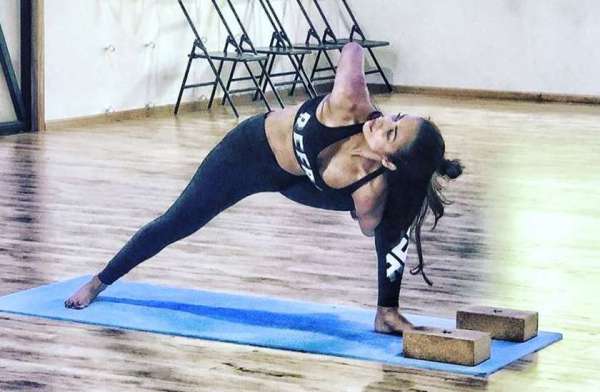 malaika arora yoga latest photos