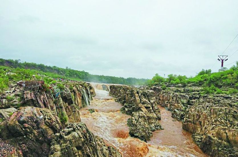 bhedaghat waterfall