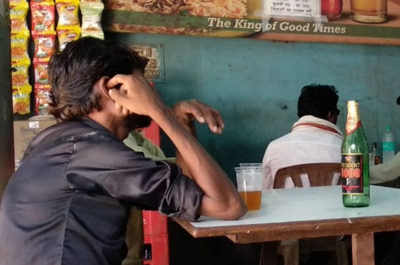 Illegal liquor in Sendhwa