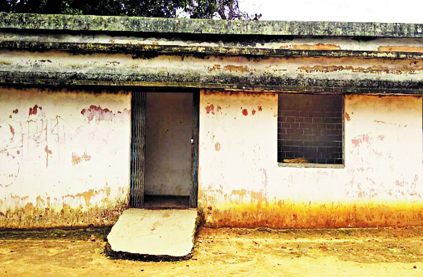 12 years of Kaliya Highschool opened, but still not made its own schoo