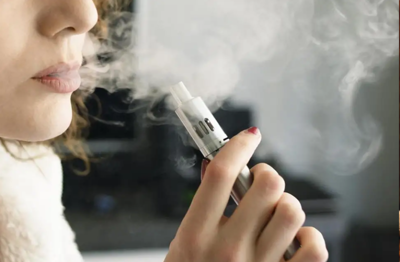 mouth-diseases-are-caused-by-e-cigarette