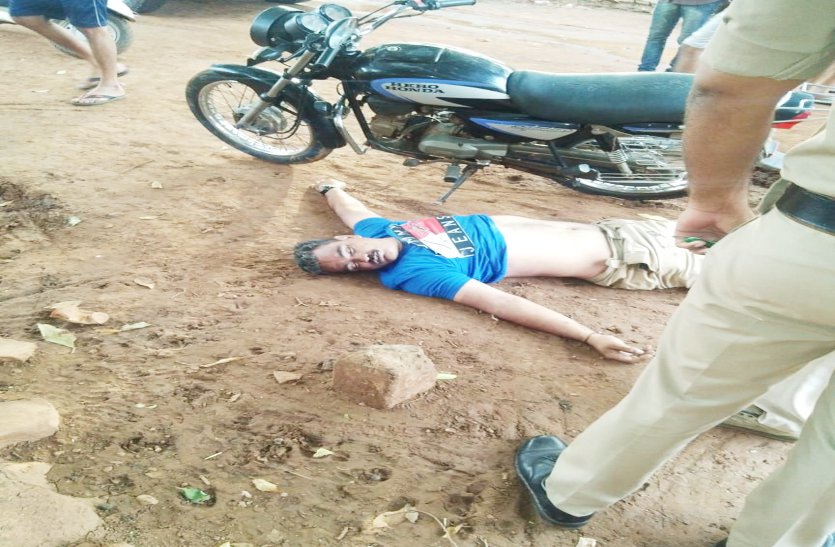 police constable dead body found in shivpuri