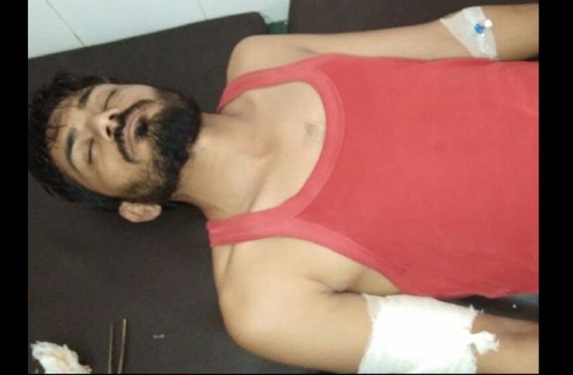 बारां में बीच बाजार बदमाशों ने दो युवकों पर की अंधाधुन फायरिंग, एक गंभीर घायल, इलाके में दहशत
