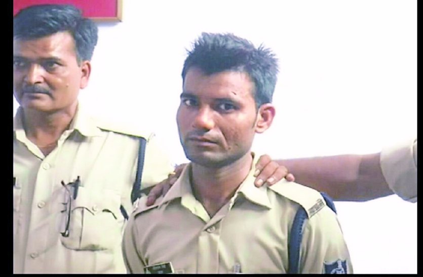 gwalior police caught fake police officer at mathura highway