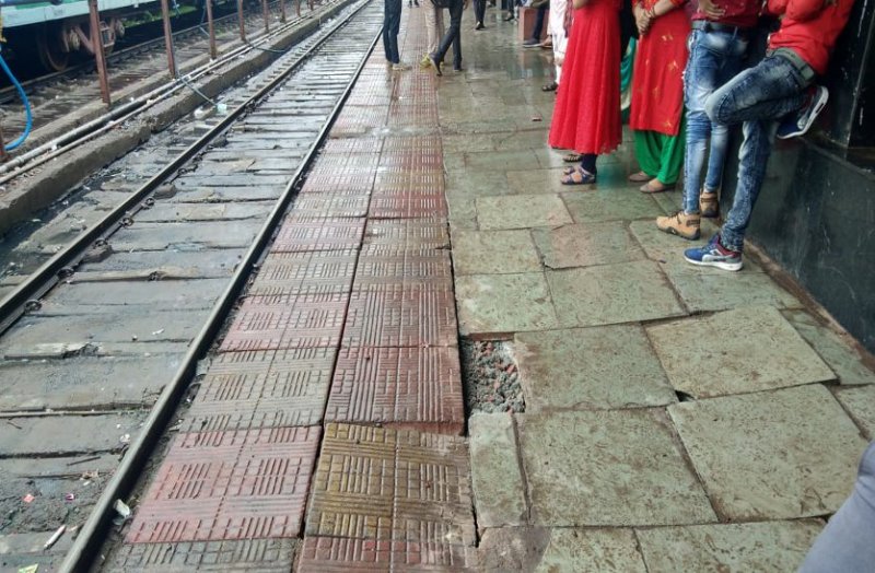 Fear of collision with broken tiles of platform, trapped passengers