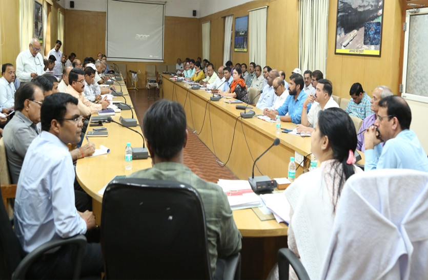 Pendency to increase CM helpline complaints in the departments