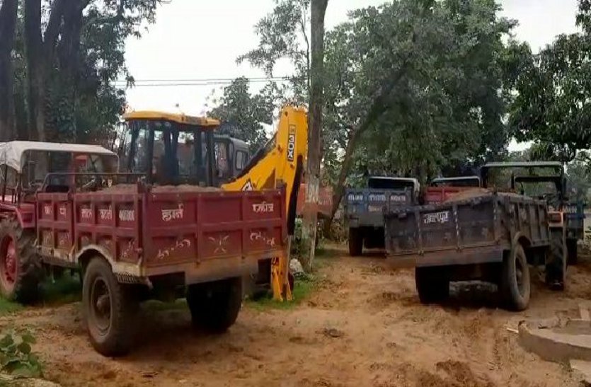 Badwara police action on illegal sand transport